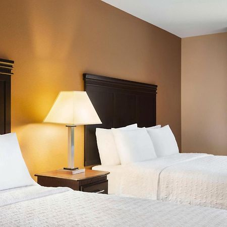 Hampton Inn & Suites Pine Bluff Eksteriør billede