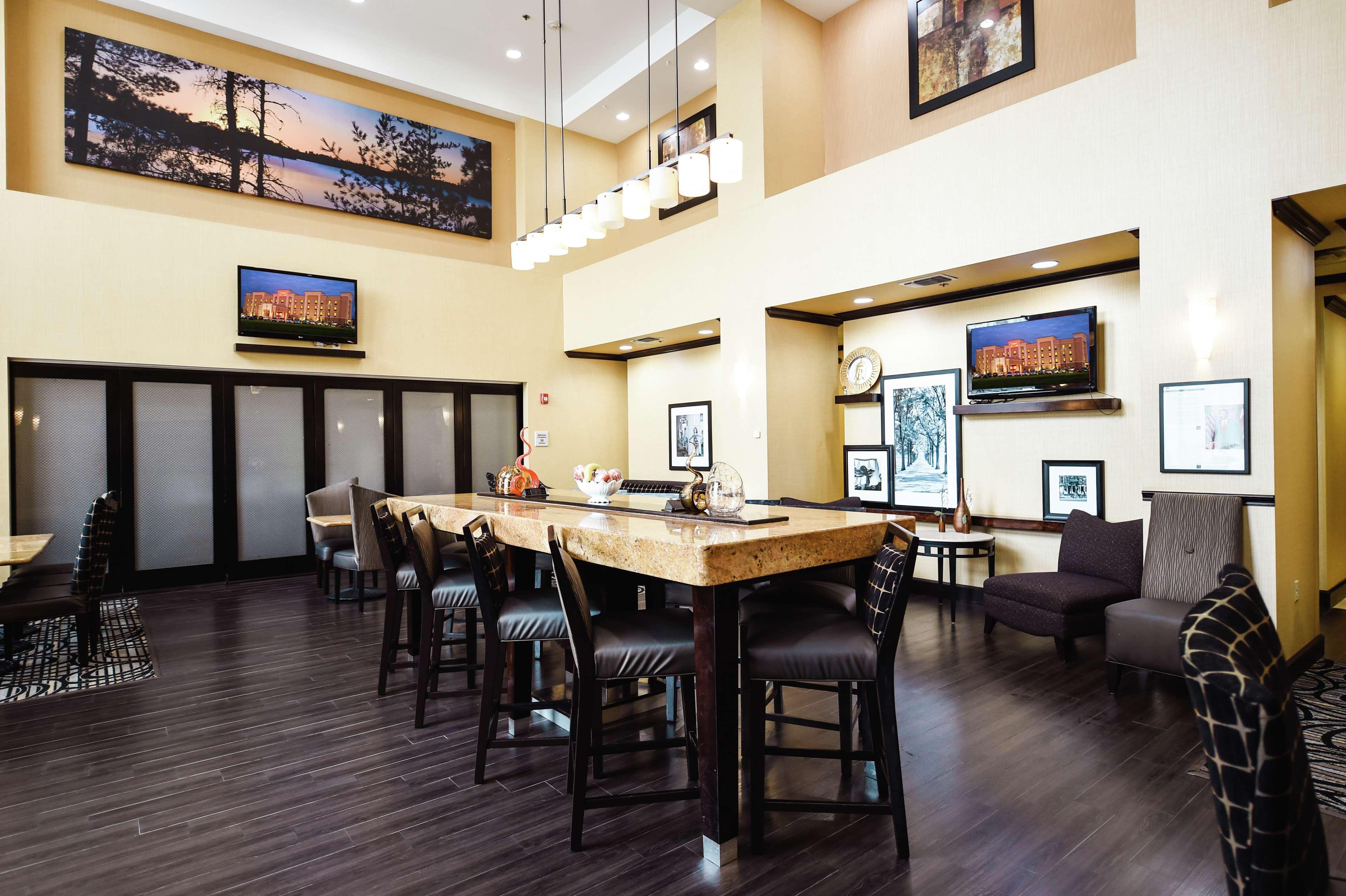 Hampton Inn & Suites Pine Bluff Eksteriør billede