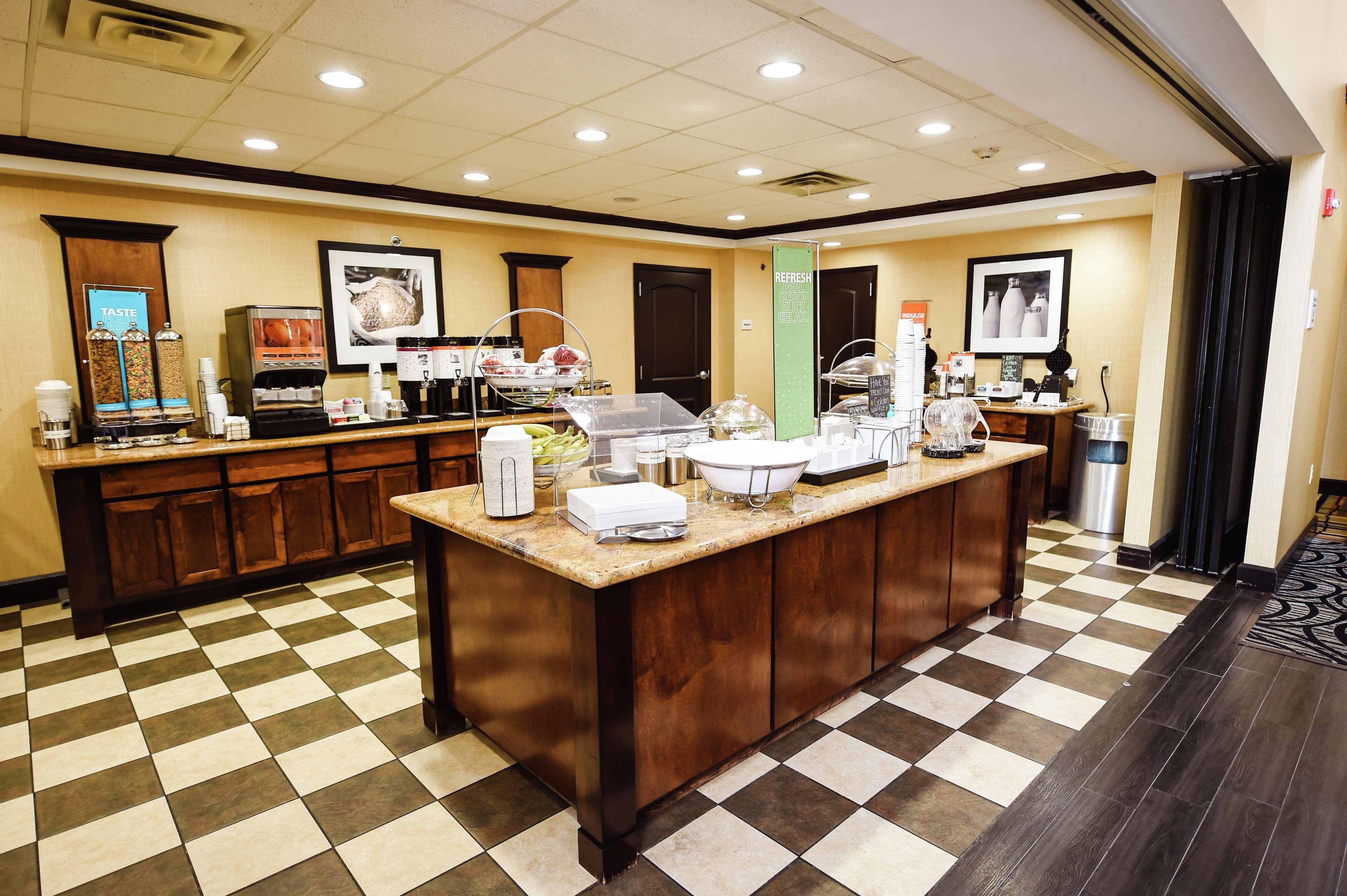 Hampton Inn & Suites Pine Bluff Eksteriør billede