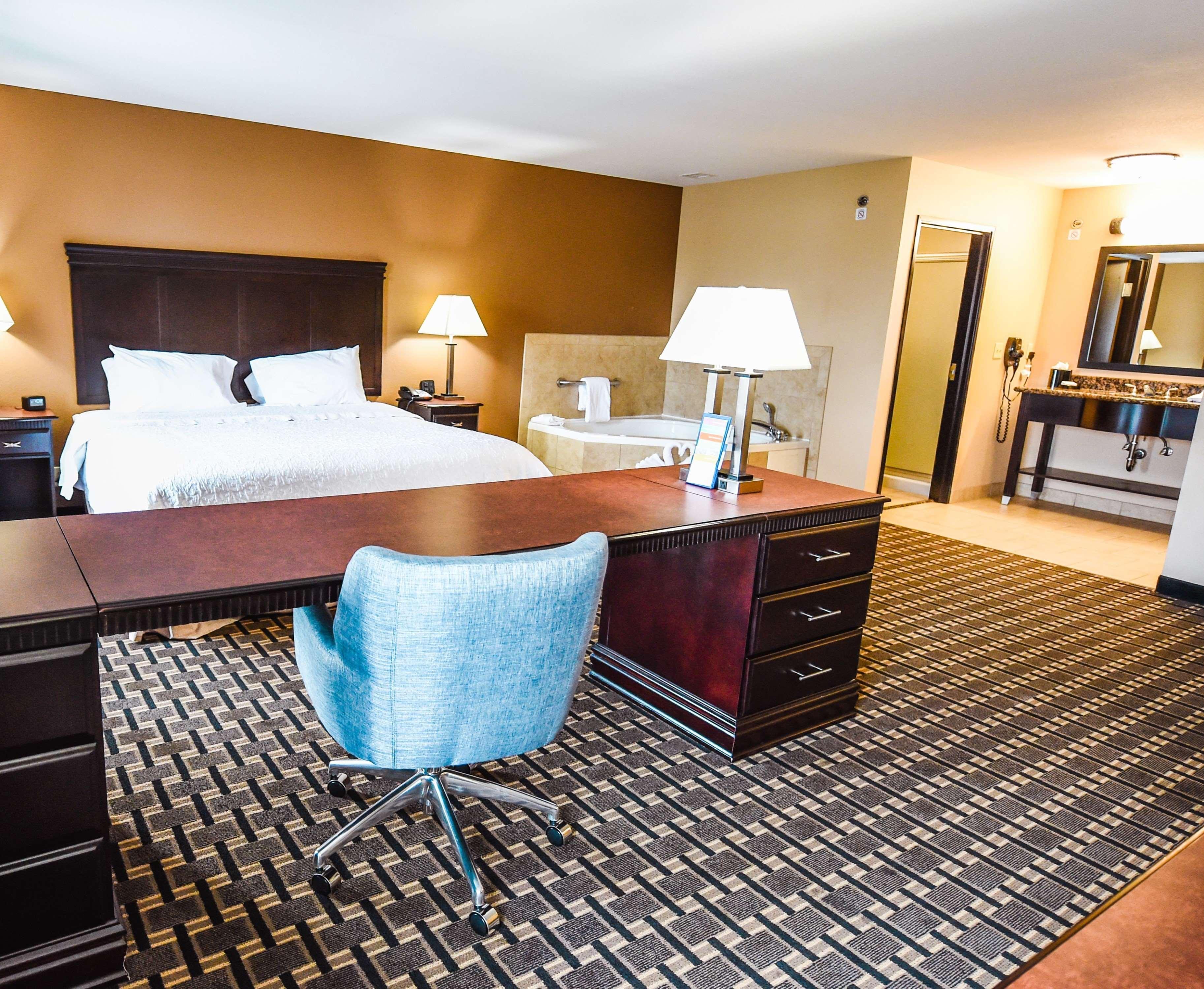 Hampton Inn & Suites Pine Bluff Eksteriør billede