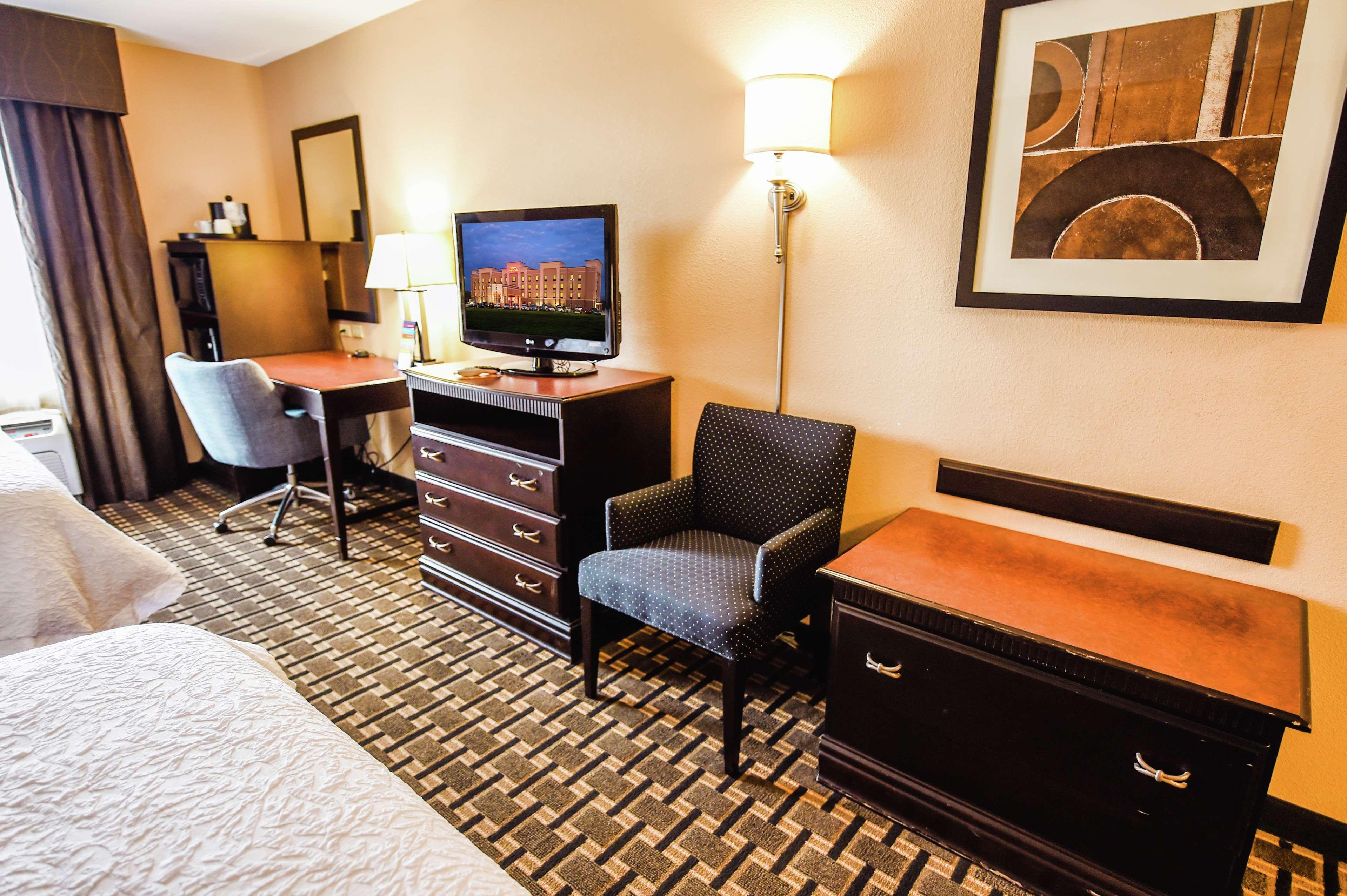 Hampton Inn & Suites Pine Bluff Eksteriør billede