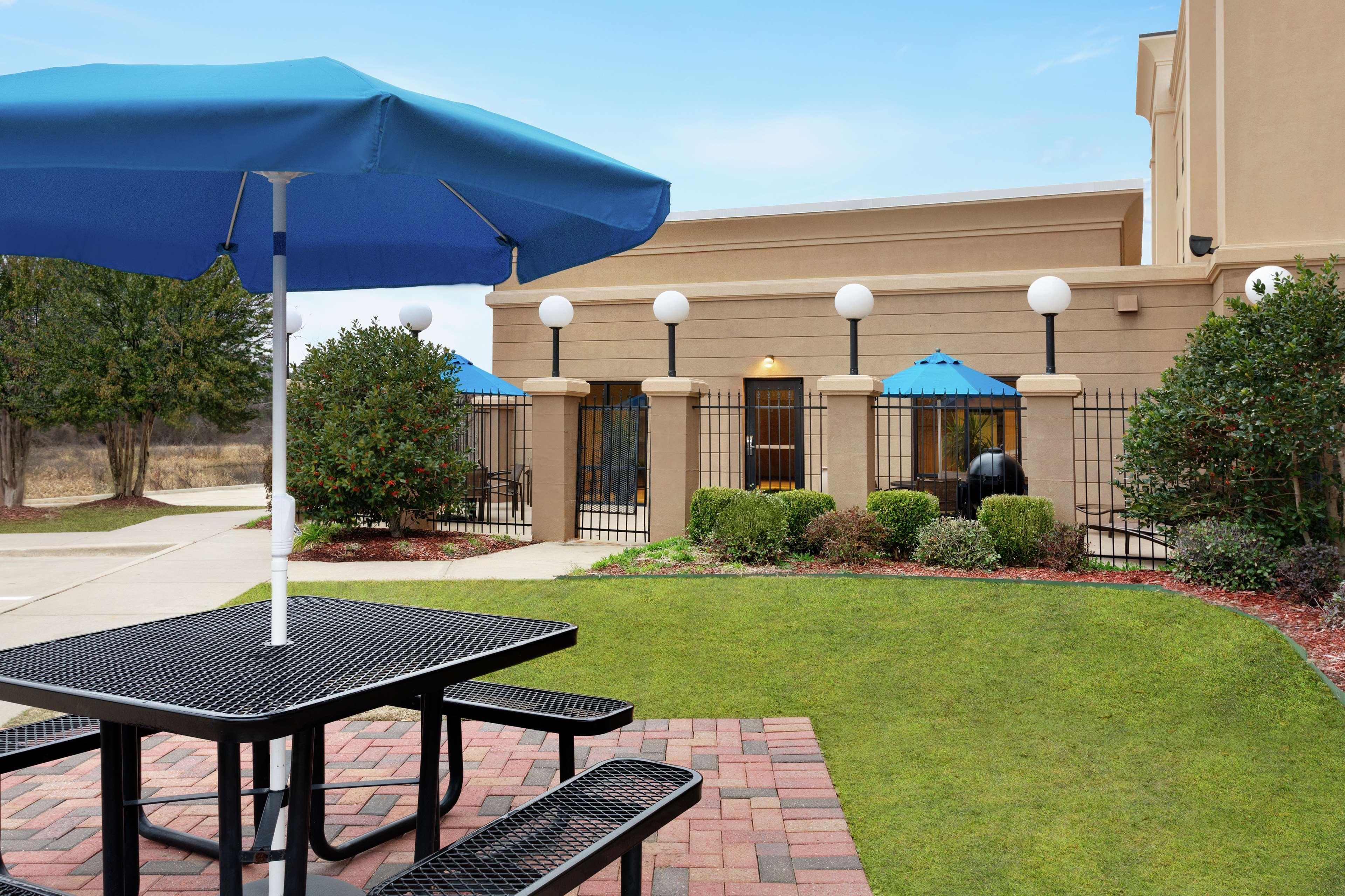 Hampton Inn & Suites Pine Bluff Eksteriør billede