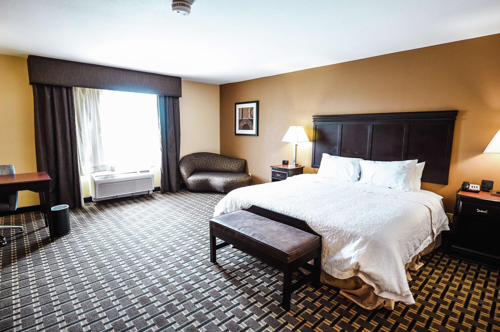 Hampton Inn & Suites Pine Bluff Eksteriør billede
