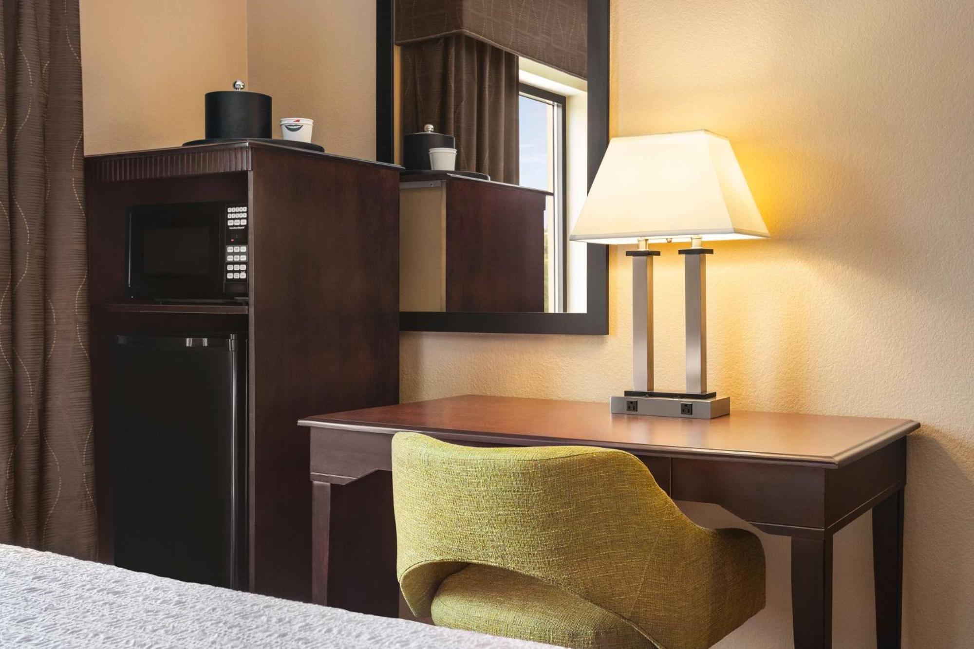 Hampton Inn & Suites Pine Bluff Eksteriør billede
