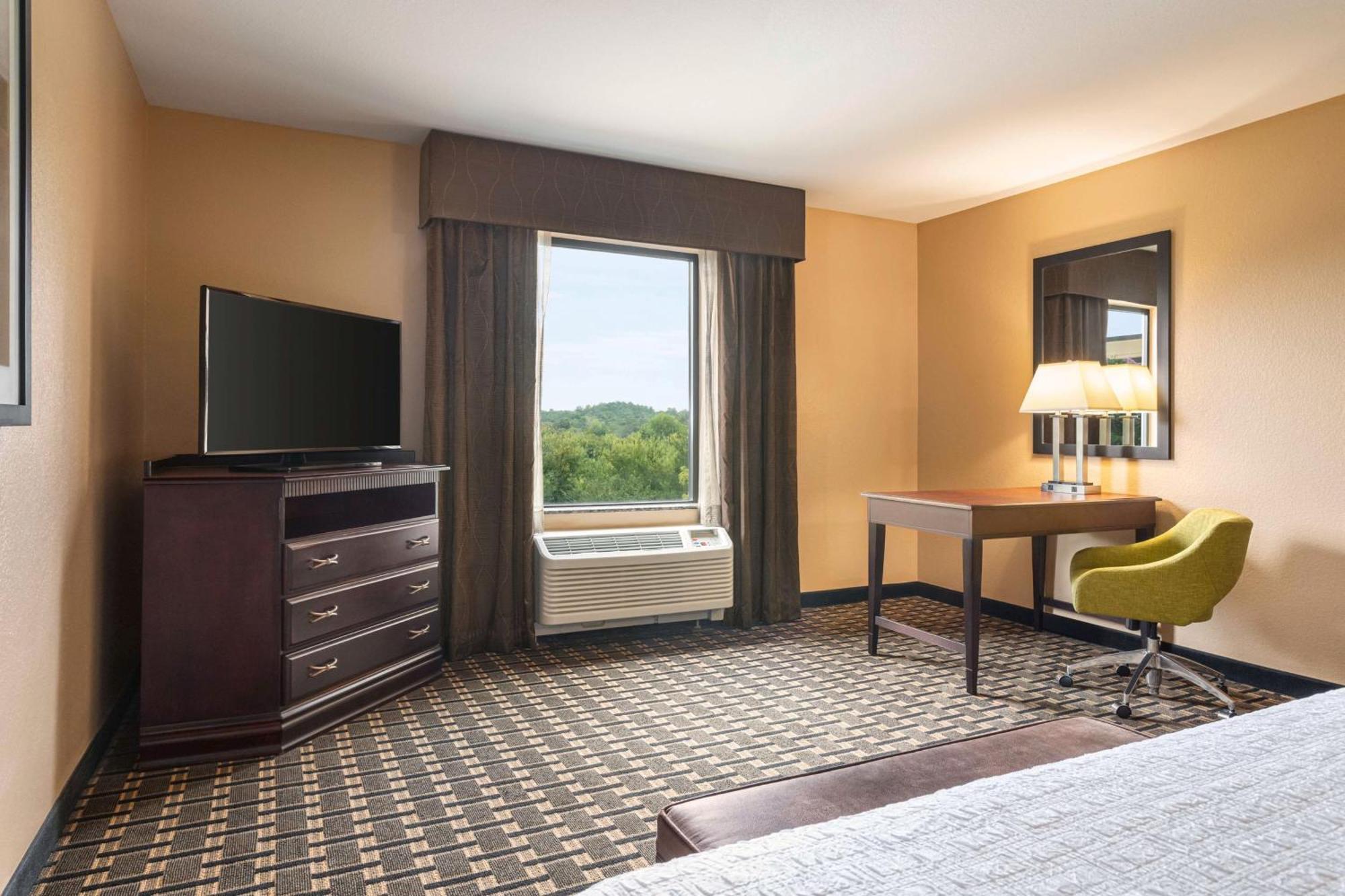 Hampton Inn & Suites Pine Bluff Eksteriør billede