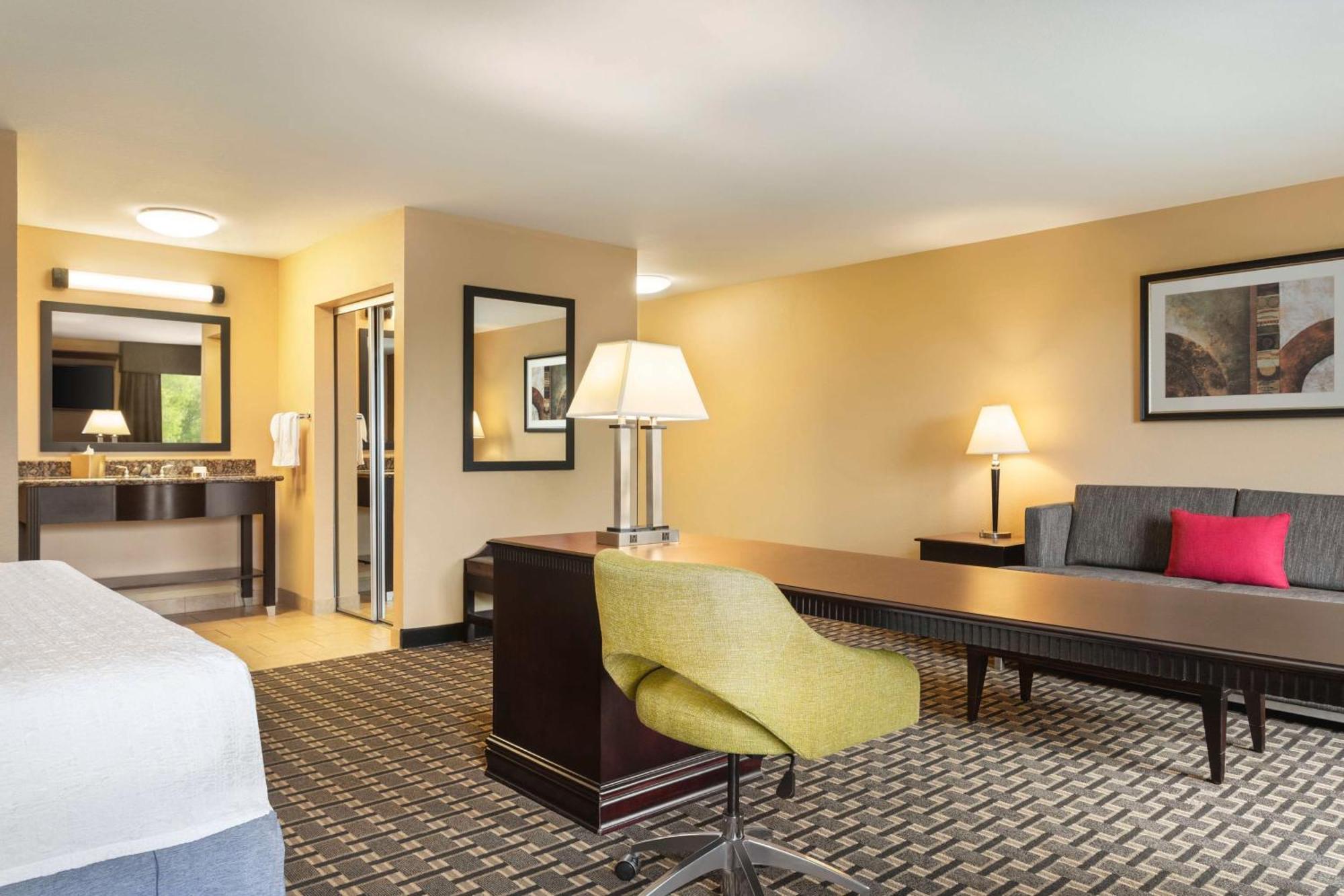 Hampton Inn & Suites Pine Bluff Eksteriør billede