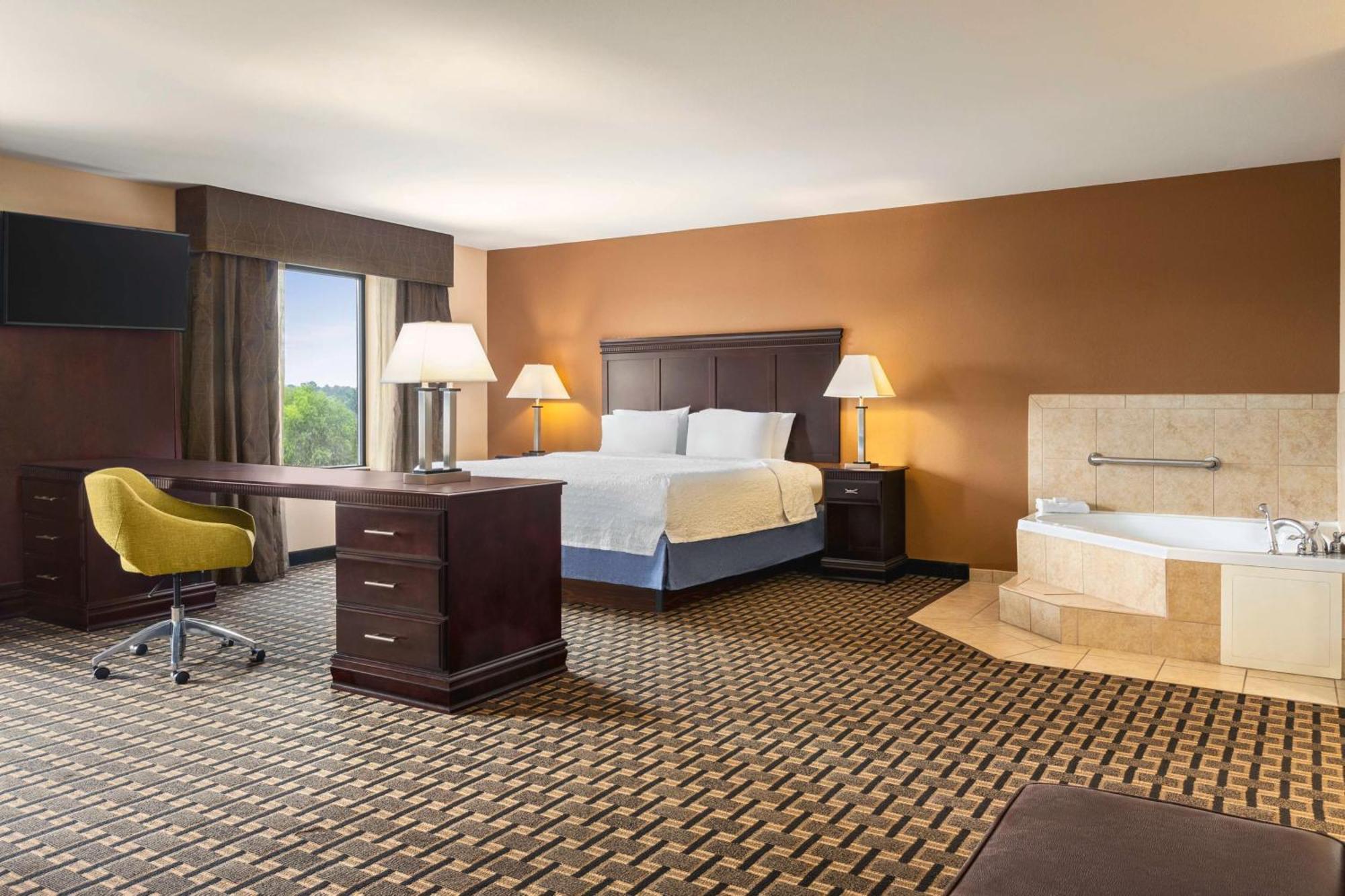 Hampton Inn & Suites Pine Bluff Eksteriør billede