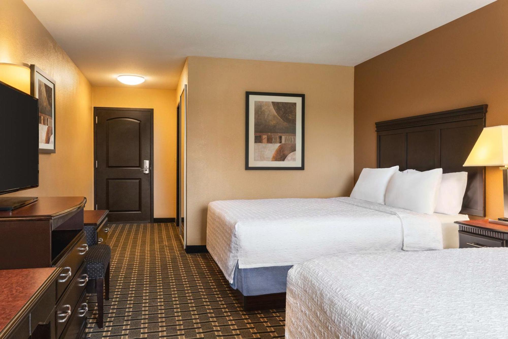 Hampton Inn & Suites Pine Bluff Eksteriør billede