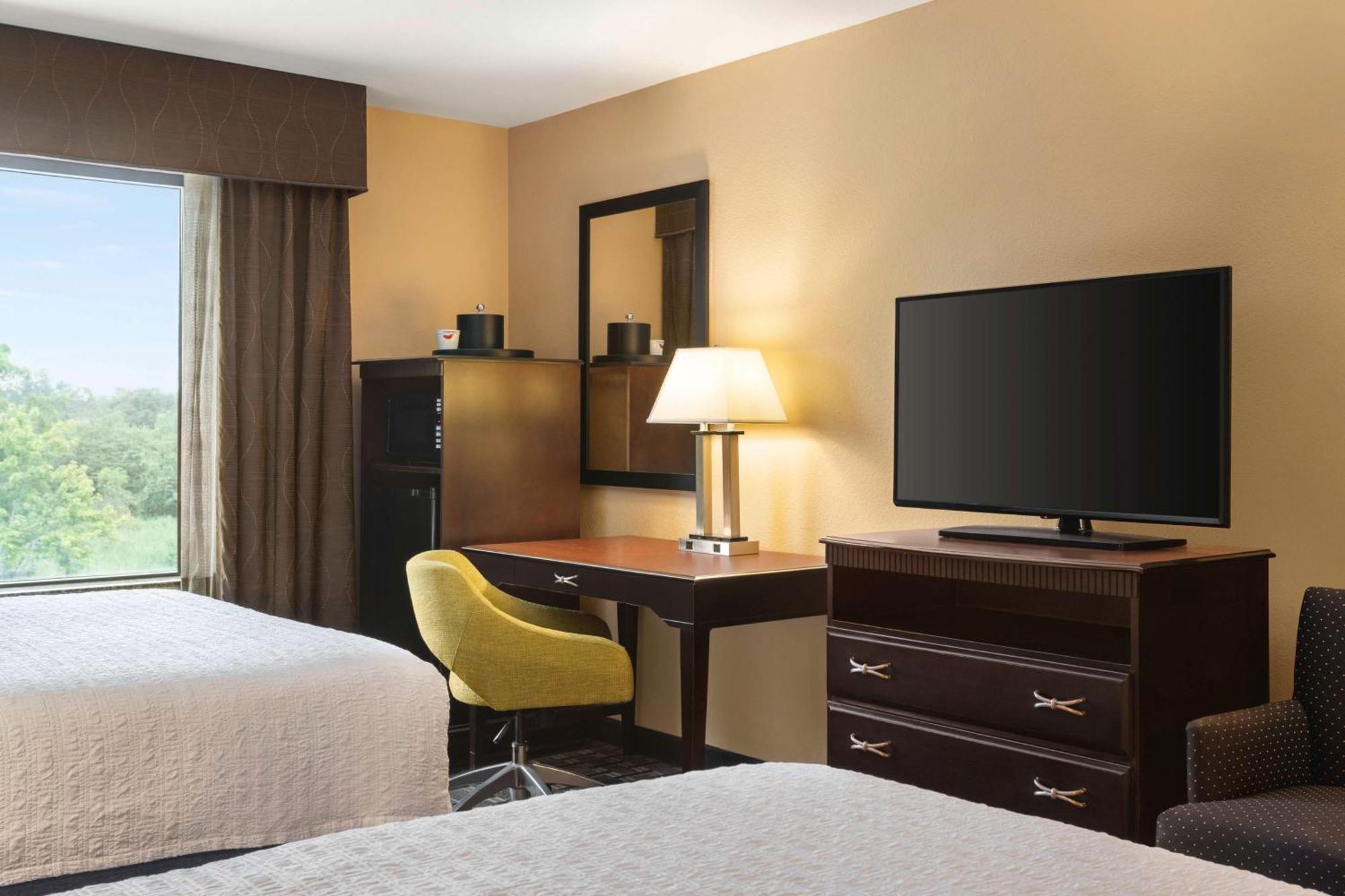 Hampton Inn & Suites Pine Bluff Eksteriør billede