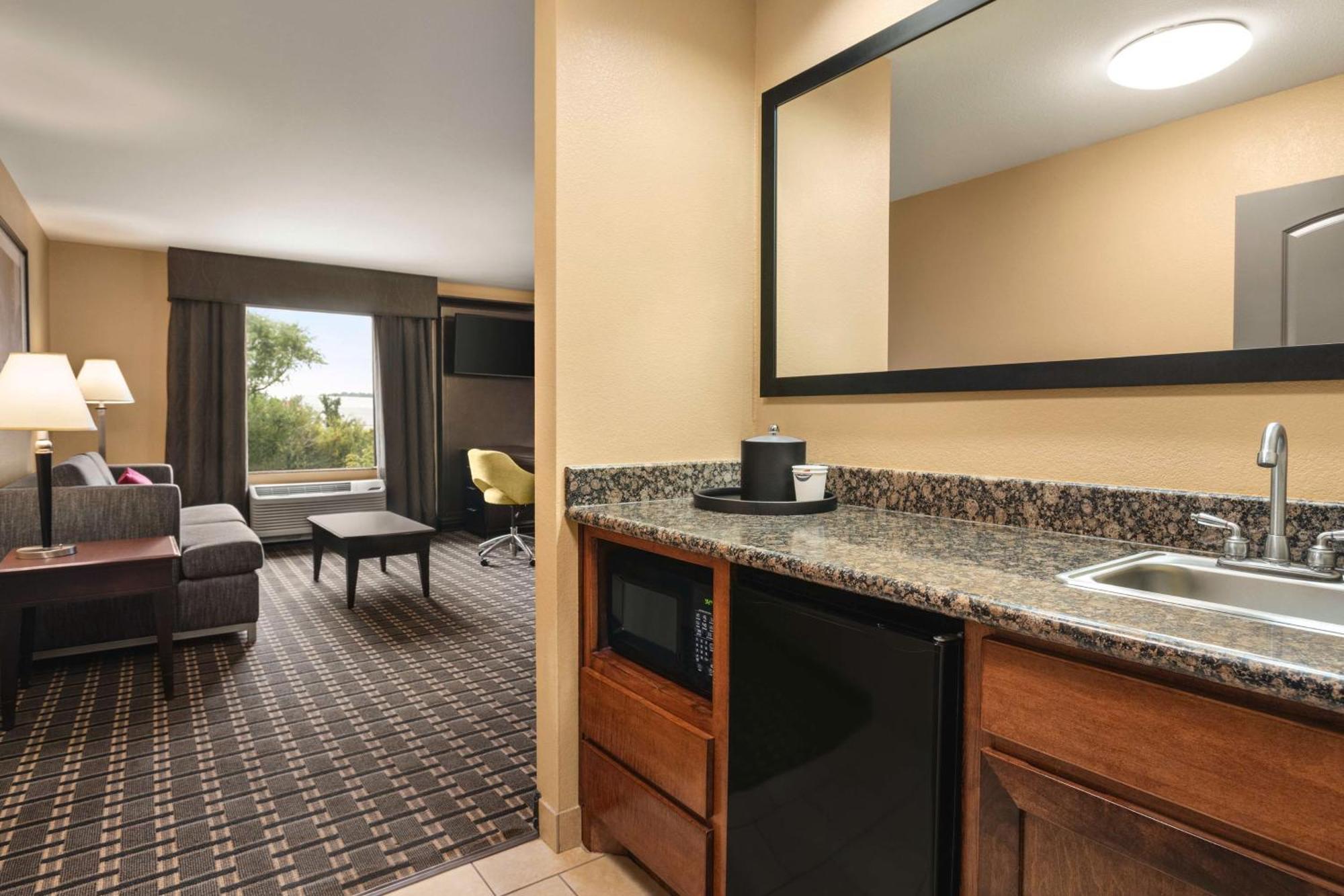 Hampton Inn & Suites Pine Bluff Eksteriør billede
